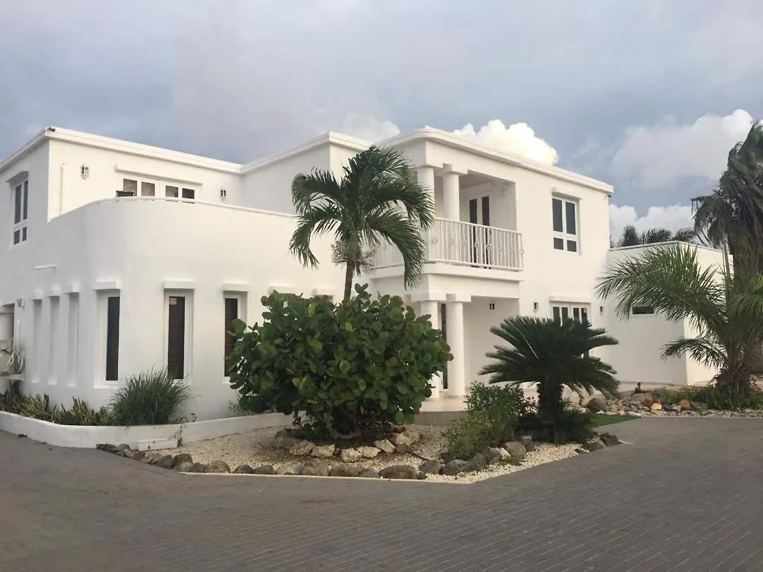 Genesis Apartments Palm Beach 0*,