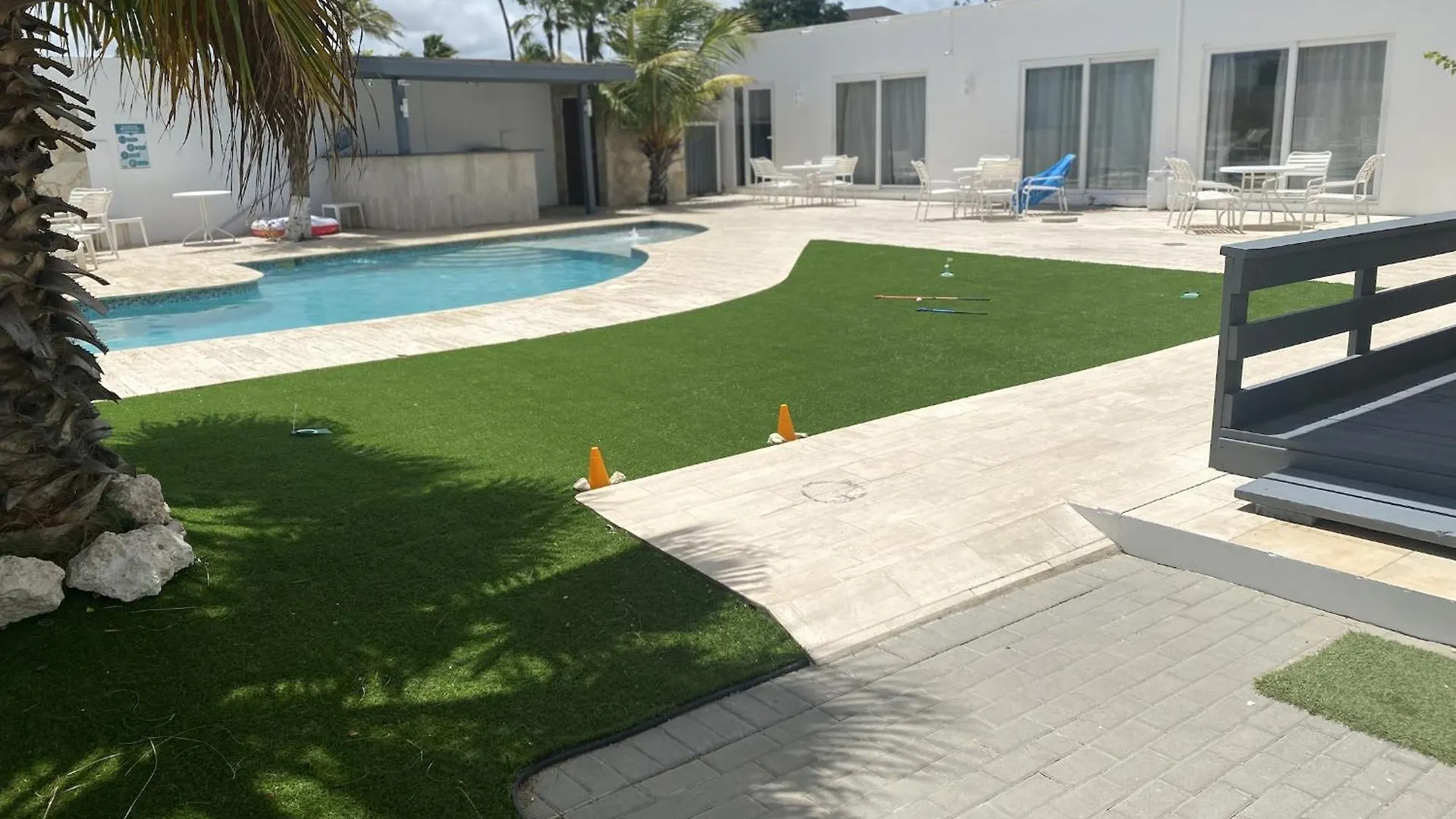 Genesis Apartments Palm Beach