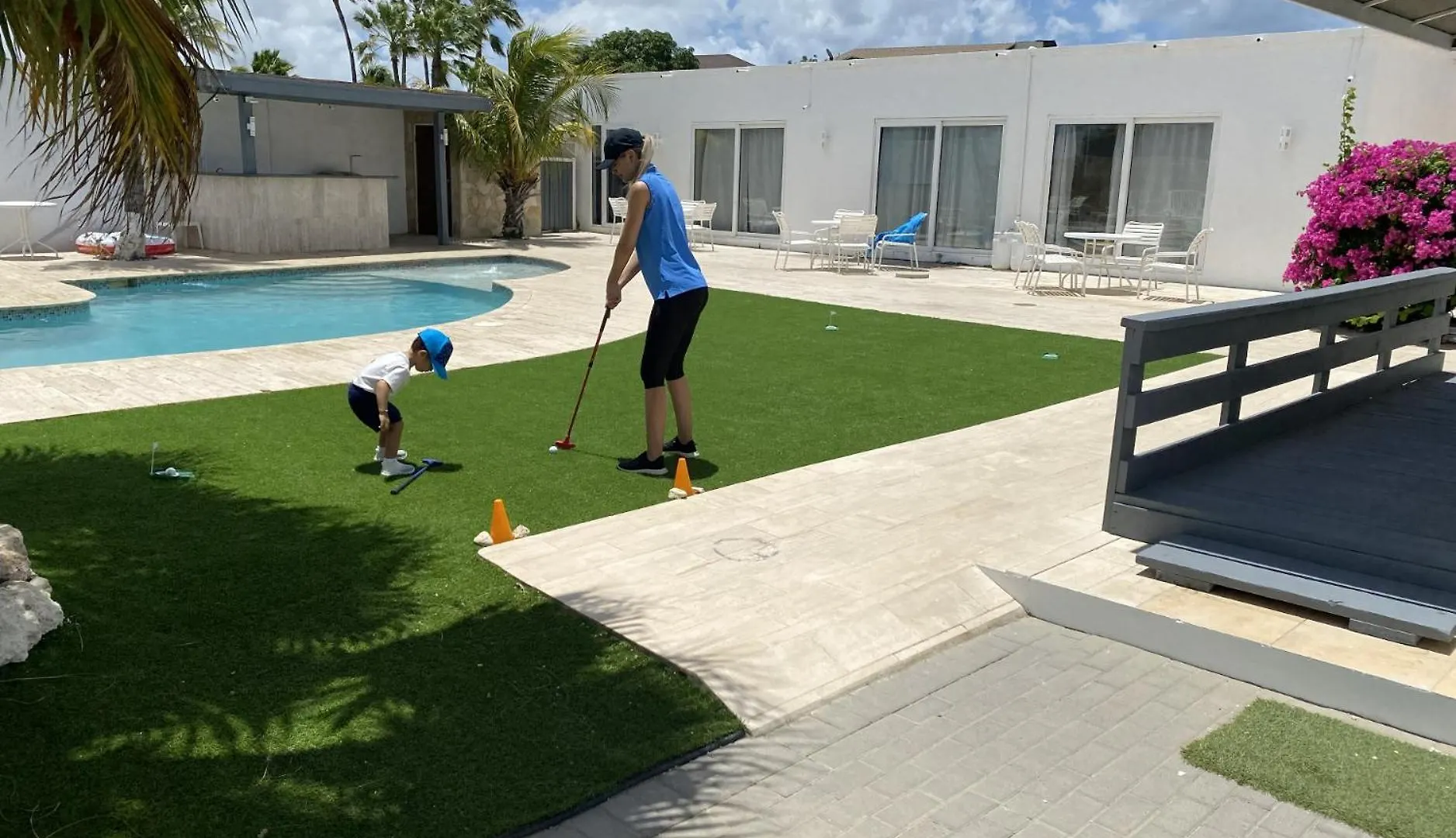 Genesis Apartments Palm Beach