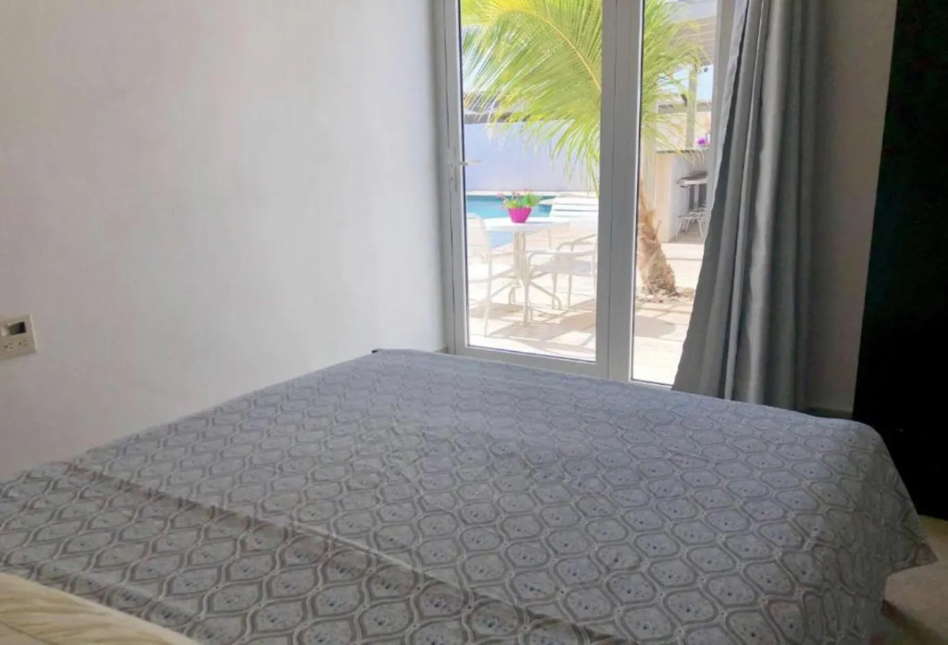 Genesis Apartments Palm Beach