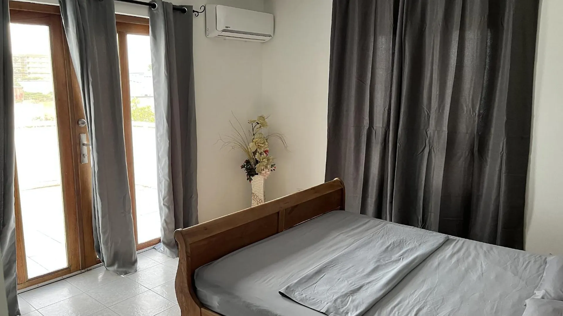Genesis Apartments Palm Beach 0*,  Aruba