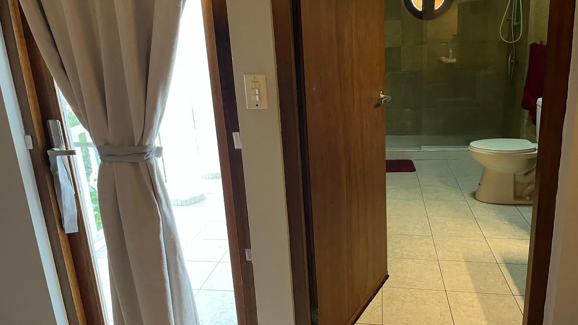 Genesis Apartments Palm Beach