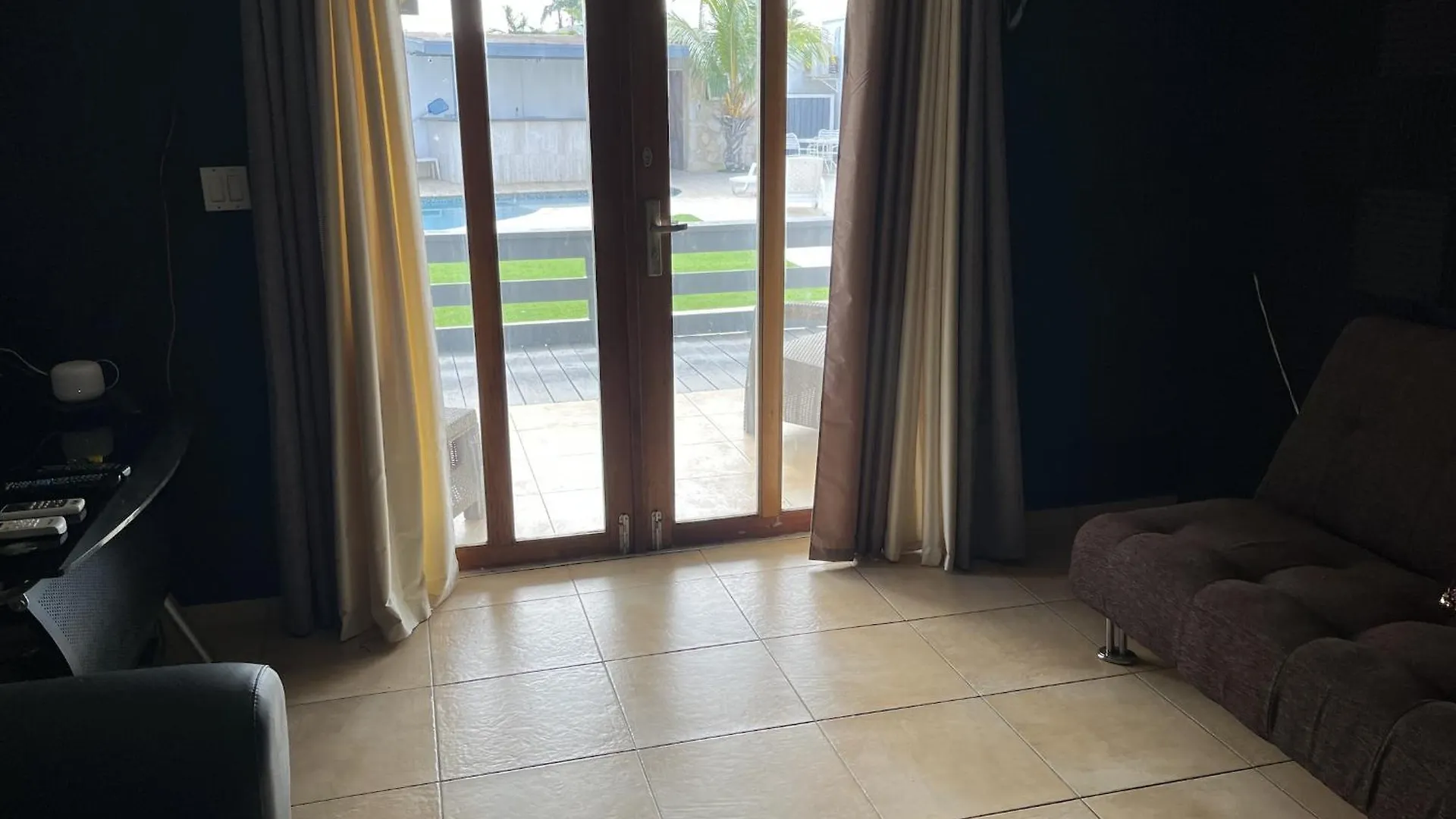 Genesis Apartments Palm Beach